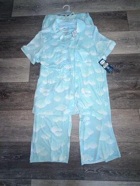 Women’s Pillow Talk 3pc Pajama Set NWT!